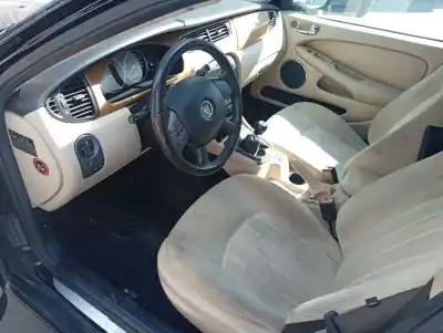 Veicolo di demolizione jaguar x-type 2.0 d classic dell'anno 2004 alimentato 6b