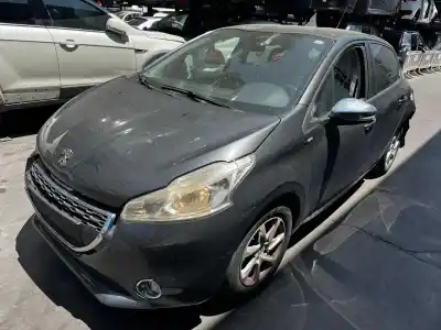 Veículo de Sucata peugeot 208 allure do ano 2015 alimentado hmz