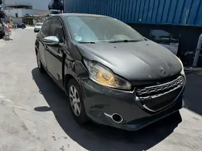 Veículo de Sucata peugeot 208 allure do ano 2015 alimentado hmz