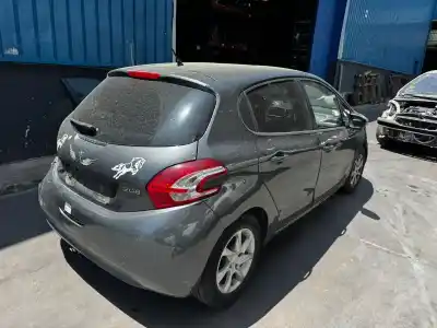 Veículo de Sucata peugeot 208 allure do ano 2015 alimentado hmz