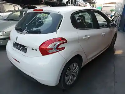 Veículo de Sucata peugeot 208 active 81 cv / 60 kw do ano 2013 alimentado hm01