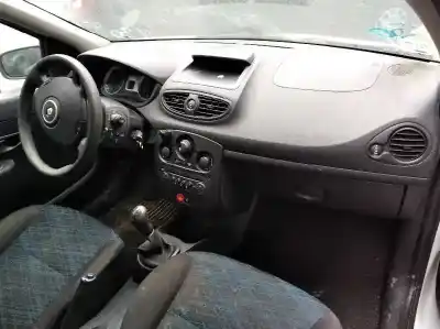 Здавання транспортного засобу renault clio iii pack authentique року 2008 потужний k9k m7