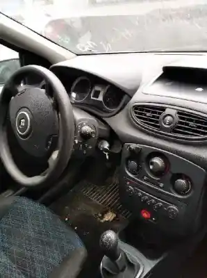 Здавання транспортного засобу renault clio iii pack authentique року 2008 потужний k9k m7