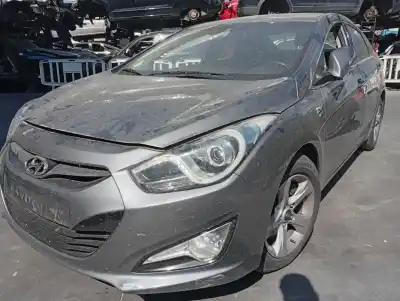 Veicolo di demolizione HYUNDAI I40 I (VF)  dell'anno 2013 alimentato D4FD