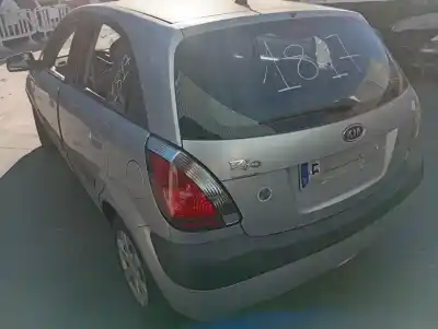 Veicolo di demolizione KIA RIO II (JB)  dell'anno 2009 alimentato G4EE