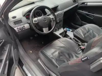 Veicolo di demolizione opel astra gtc cosmo dell'anno 2006 alimentato z17dth