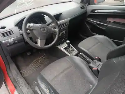 Veicolo di demolizione opel astra gtc cosmo dell'anno 2006 alimentato z17dth