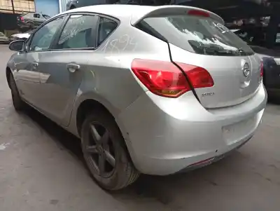 Veículo de Sucata opel astra j lim. cosmo do ano 2001 alimentado a17dtr