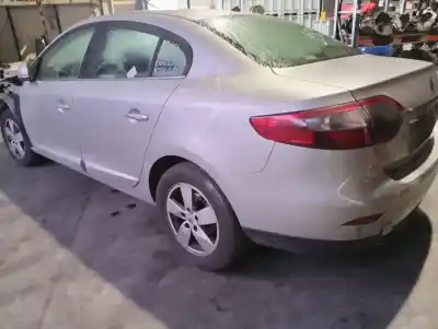 Véhicule à la ferraille RENAULT FLUENCE  de l'année 2010 alimenté K9K G8