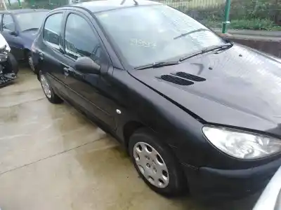 Veículo de Sucata peugeot                                            206 berlina                                                                                                                                                                                                                                                1.4 hdi                                                                                                                                                                                                                                                    do ano 2005 alimentado 8hz