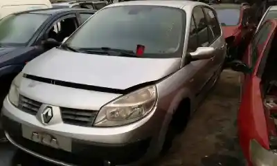 Vehicul casat renault                                            scenic ii                                                                                                                                                                                                                                                  1.9 dci diesel                                                                                                                                                                                                                                             al anului 2005 alimentat 