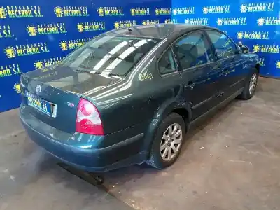 Véhicule à la ferraille volkswagen                                         passat berlina (3b3)                                                                                                                                                                                                                                       1.9 tdi                                                                                                                                                                                                                                                    de l'année 2004 alimenté awx