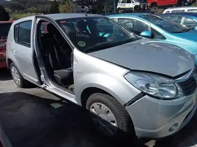 Veículo de Sucata DACIA SANDERO Laureate Music do ano 2013 alimentado K9K E8