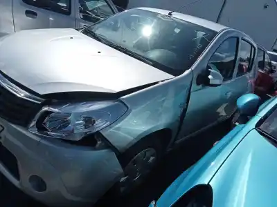 Veicolo di demolizione dacia sandero laureate music dell'anno 2013 alimentato k9k e8