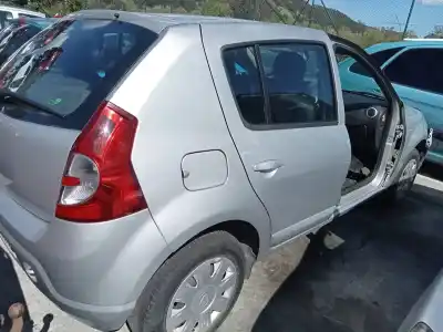 Veicolo di demolizione dacia sandero laureate music dell'anno 2013 alimentato k9k e8