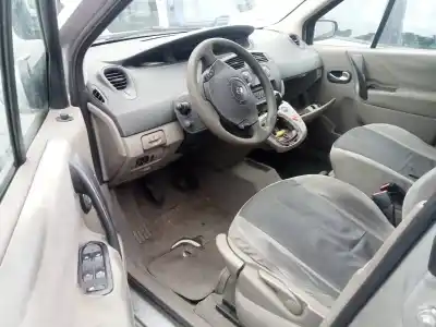 Veículo de Sucata renault scenic iii grand dynamique do ano 2006 alimentado f9qe8
