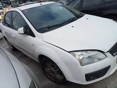 Veicolo di demolizione FORD FOCUS BERLINA (CAP) Ghia dell'anno 2005 alimentato G6DB