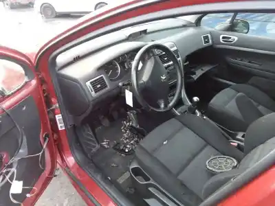Vehicul casat peugeot 307 break / sw (s1) sw pack al anului 2004 alimentat 9hy
