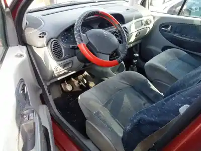 Scrapping Vehicle renault scénic i monospace (ja0/1_, fa0_) 1.9 dti (ja1u) of the year 2003 powered f9q q7