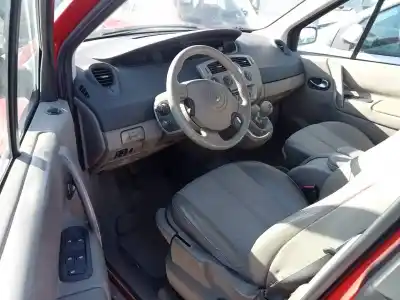Scrapping Vehicle renault scenic ii authentique of the year 2004 powered f9qd8