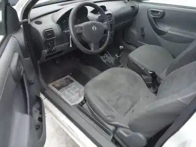 Здавання транспортного засобу opel corsa c club року 2001 потужний z10xe