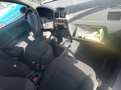 Veículo de Sucata kia rio rs berlina do ano 2002 alimentado a3e