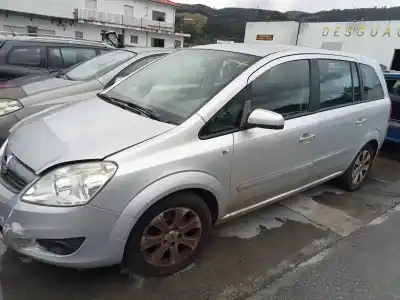 Veicolo di demolizione OPEL ZAFIRA B Cosmo dell'anno 2009 alimentato Z17DTR