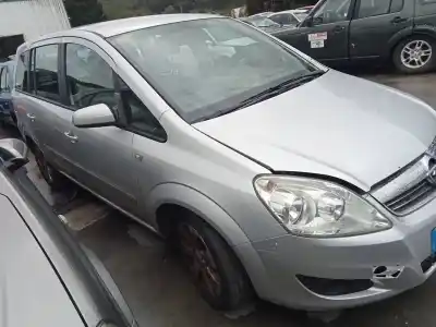 Veicolo di demolizione opel zafira b cosmo dell'anno 2009 alimentato z17dtr
