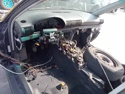 Veicolo di demolizione audi a4 berlina (b5) 1.8 t dell'anno 1997 alimentato aeb