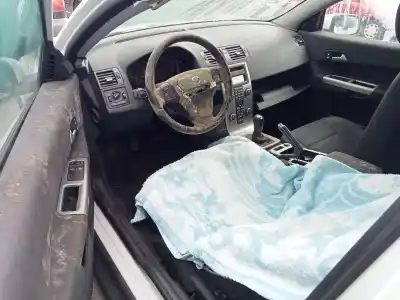 Veículo de Sucata volvo c30 1.6 d do ano 2009 alimentado d4164t