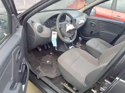 Veículo de Sucata dacia sandero ambiance do ano 2012 alimentado d4f732