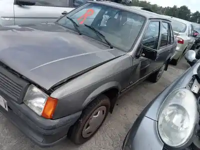 Veicolo di demolizione opel corsa a gl dell'anno 1990 alimentato 12s