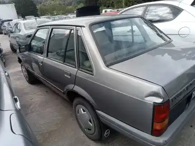 Veicolo di demolizione opel corsa a gl dell'anno 1990 alimentato 12s