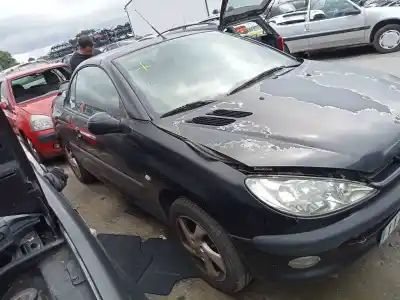 Sloopvoertuig peugeot 206 cc cc van het jaar 2002 aangedreven nfu