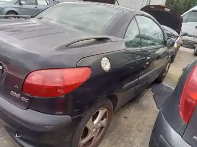 Sloopvoertuig peugeot 206 cc cc van het jaar 2002 aangedreven nfu