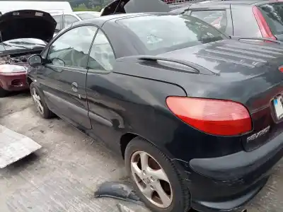 Sloopvoertuig peugeot 206 cc cc van het jaar 2002 aangedreven nfu