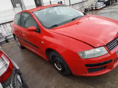 Veicolo di demolizione FIAT STILO (192) 1.9 Multijet 140 M.Schumacher dell'anno 2002 alimentato 192A5000