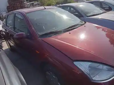 Veículo de Sucata ford focus berlina (cak) ghia do ano 1999 alimentado fyda