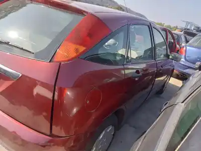 Veículo de Sucata ford focus berlina (cak) ghia do ano 1999 alimentado fyda