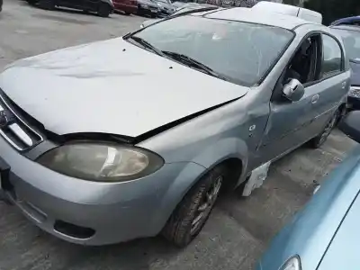 Veículo de Sucata chevrolet lacetti sx do ano 2004 alimentado l44