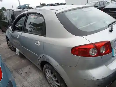 Veículo de Sucata chevrolet lacetti sx do ano 2004 alimentado l44