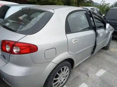 Veículo de Sucata chevrolet lacetti sx do ano 2004 alimentado l44