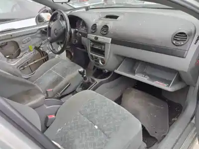 Veículo de Sucata chevrolet lacetti sx do ano 2004 alimentado l44