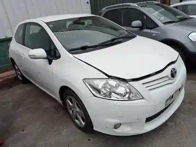 Veículo de Sucata TOYOTA AURIS Active do ano 2010 alimentado 1ND