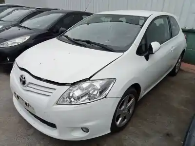 Sloopvoertuig toyota auris active van het jaar 2010 aangedreven 1nd