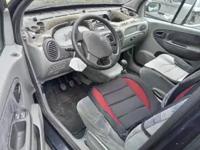 Veicolo di demolizione renault scenic (ja..) 1.6 16v authentique (ja0b/11) dell'anno 2001 alimentato k4m a7