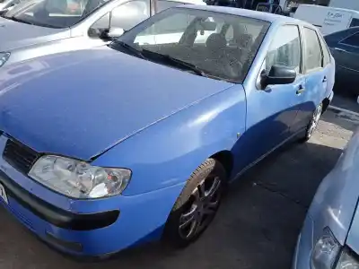 Verschrottungsfahrzeug SEAT CORDOBA BERLINA (6K2) Stella des Jahres 1999 angetrieben AKK