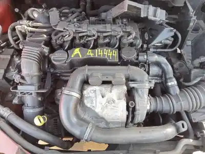 Vehicul casat ford focus berlina (cap) ghia al anului 2005 alimentat g8da