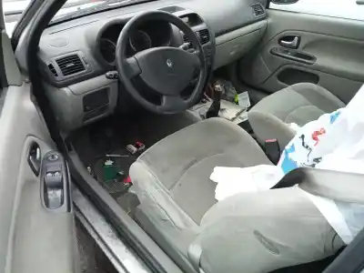 Veículo de Sucata renault clio ii fase ii (b/cb0) authentique confort do ano 2004 alimentado k9k e7