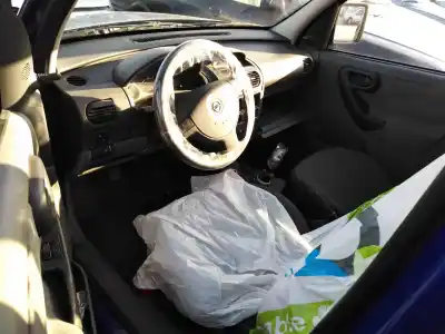 Sloopvoertuig opel combo familiar van het jaar 2005 aangedreven z13dt